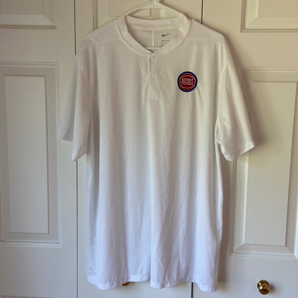Pistons shirt